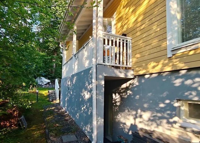 The Other Side Of The Clt Semi-detached House, With A Separate דירה *