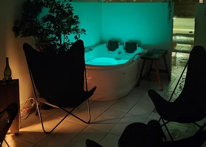 דירה The Other Side Of The Clt Semi-detached House, With A Separate *